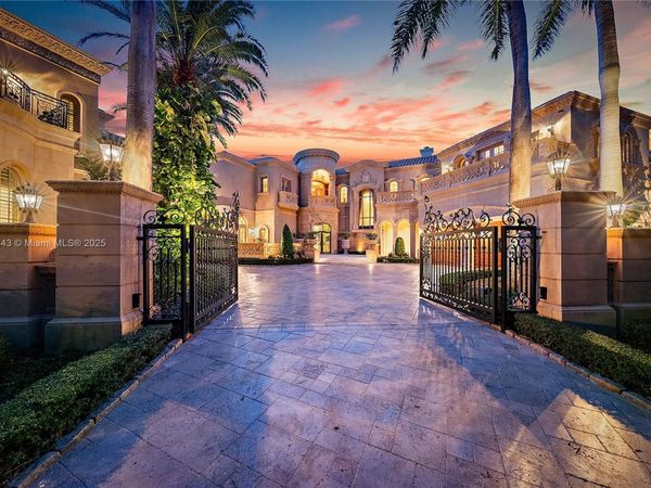 209 Commodore Dr, Jupiter, FL 33477