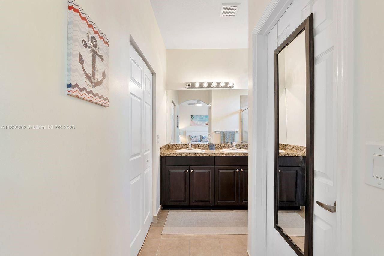 2851 W Prospect Rd, Unit 1306, Tamarac, FL 33309 Photo