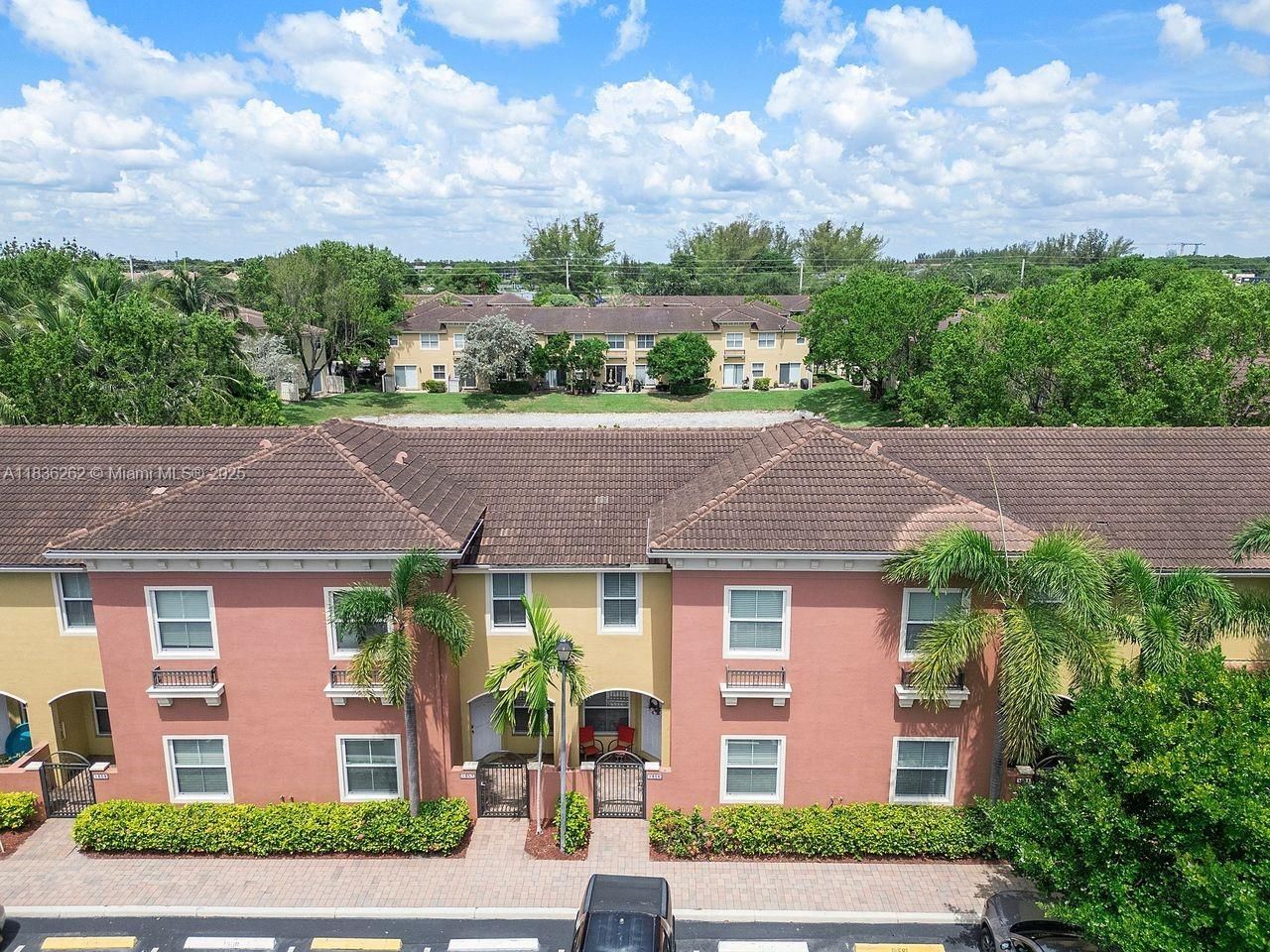 2851 W Prospect Rd, Unit 1306, Tamarac, FL 33309 Photo