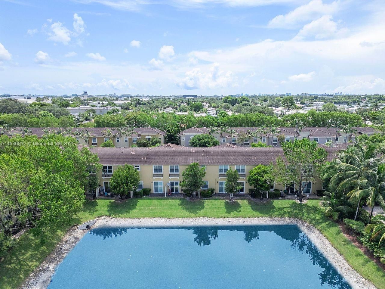 2851 W Prospect Rd, Unit 1306, Tamarac, FL 33309 Photo