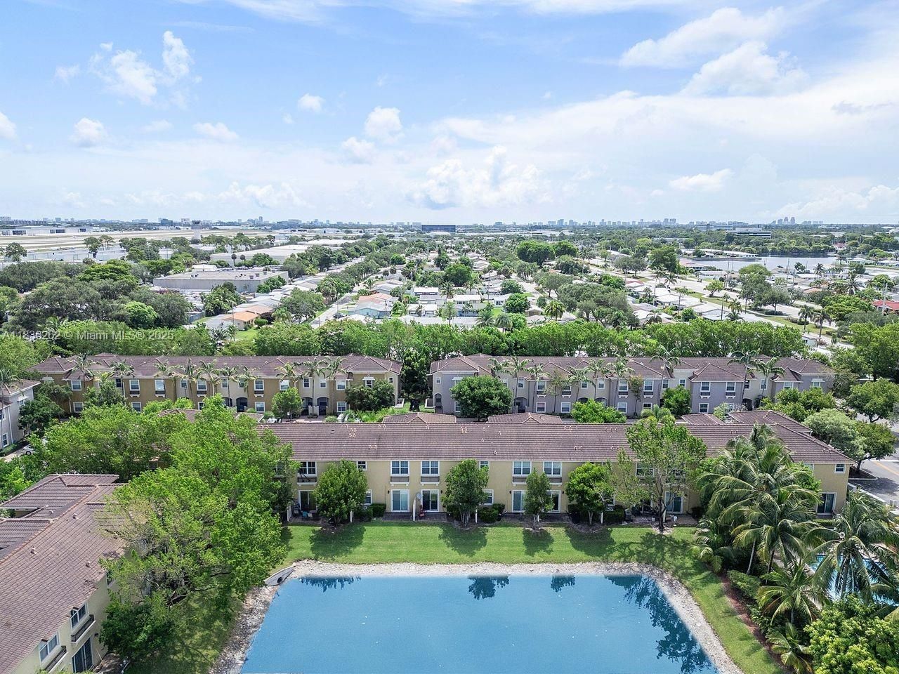 2851 W Prospect Rd, Unit 1306, Tamarac, FL 33309 Photo