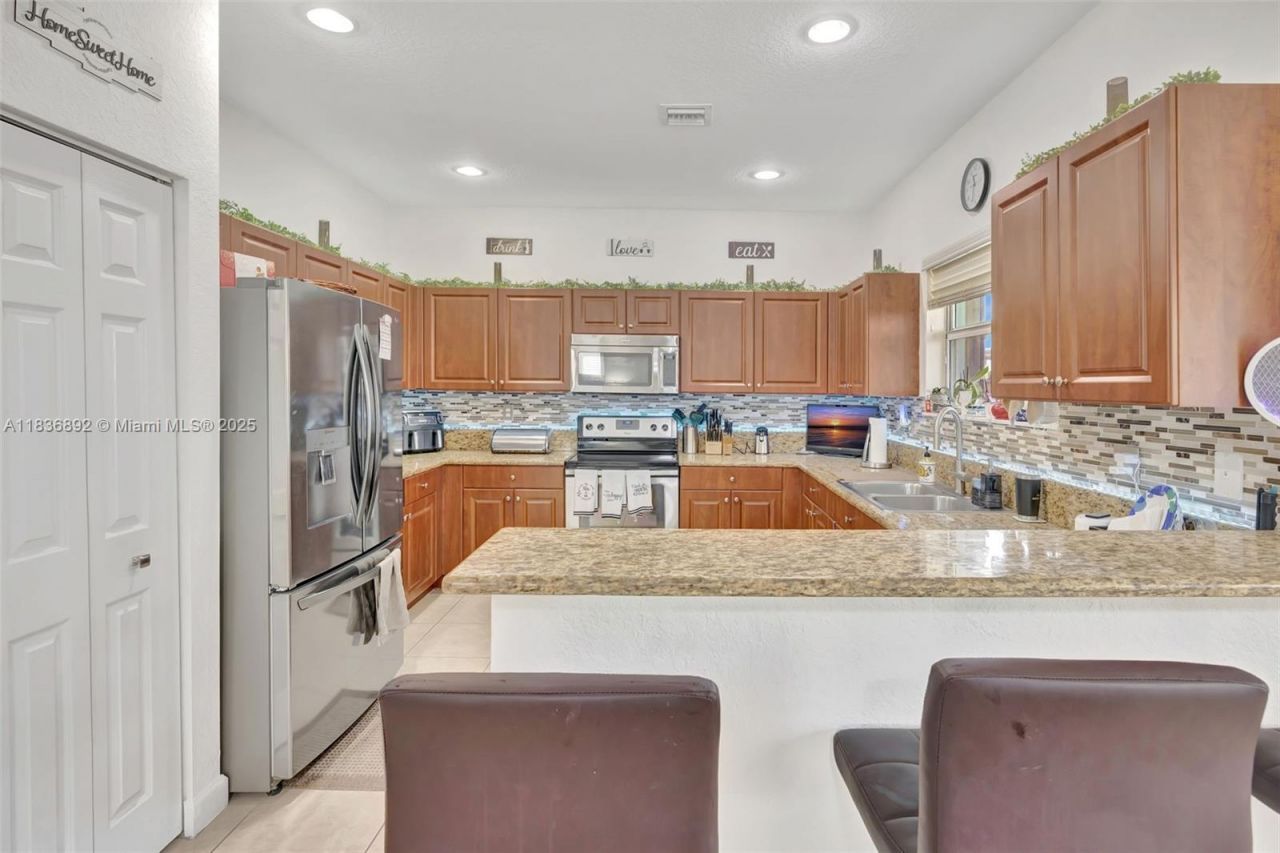 216 NE 36th Ter, Homestead, FL 33033 Photo