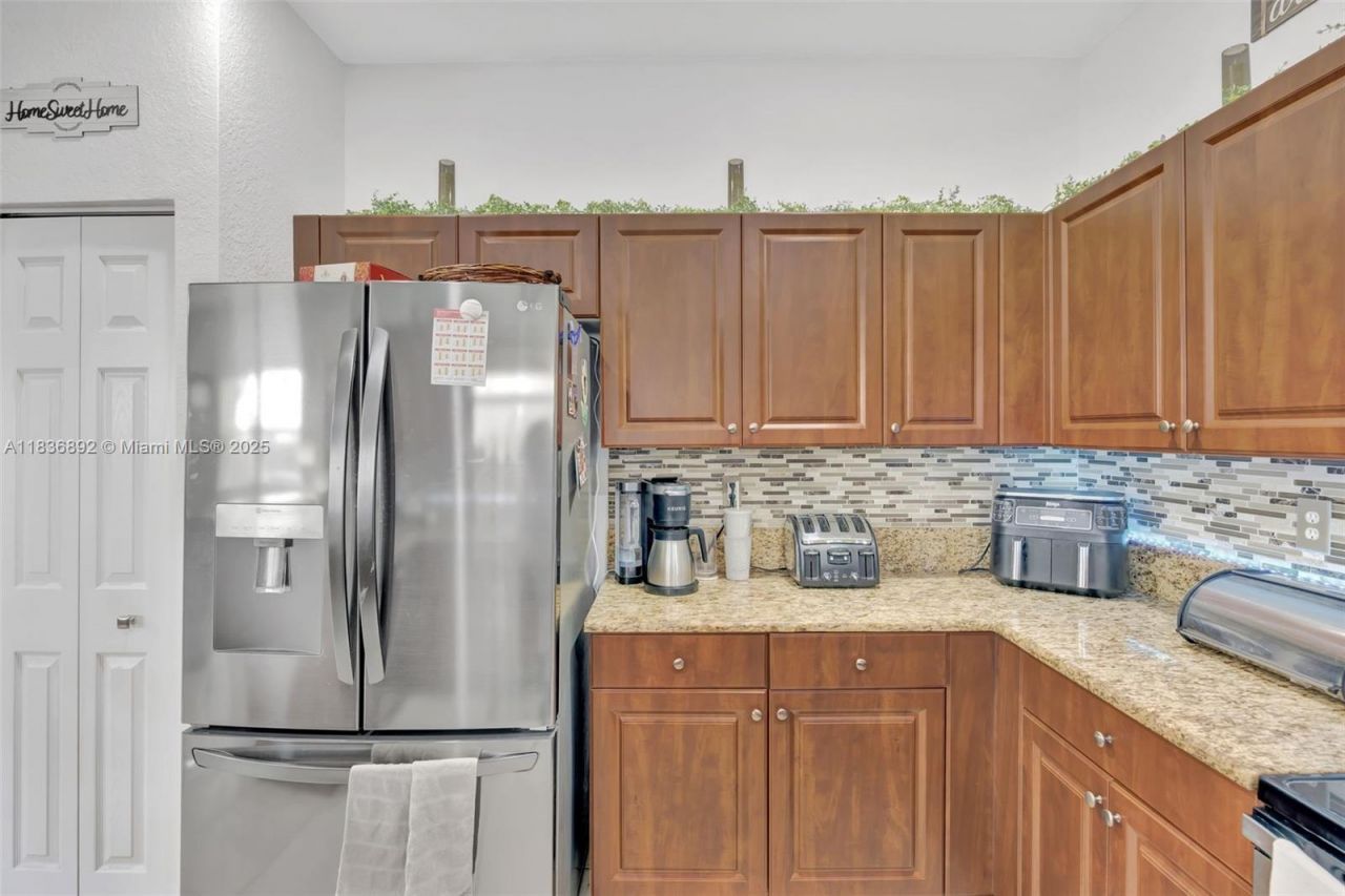 216 NE 36th Ter, Homestead, FL 33033 Photo