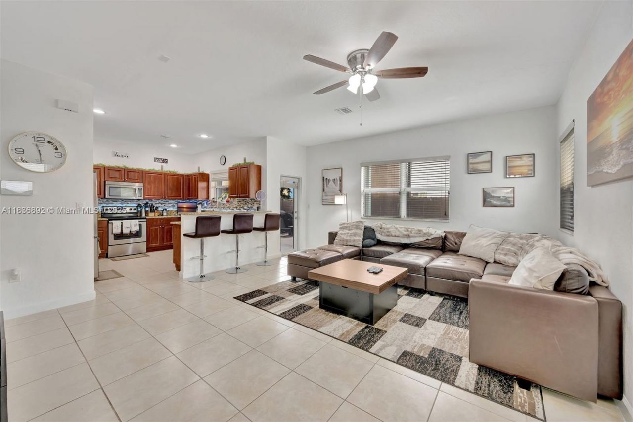 216 NE 36th Ter, Homestead, FL 33033 Photo