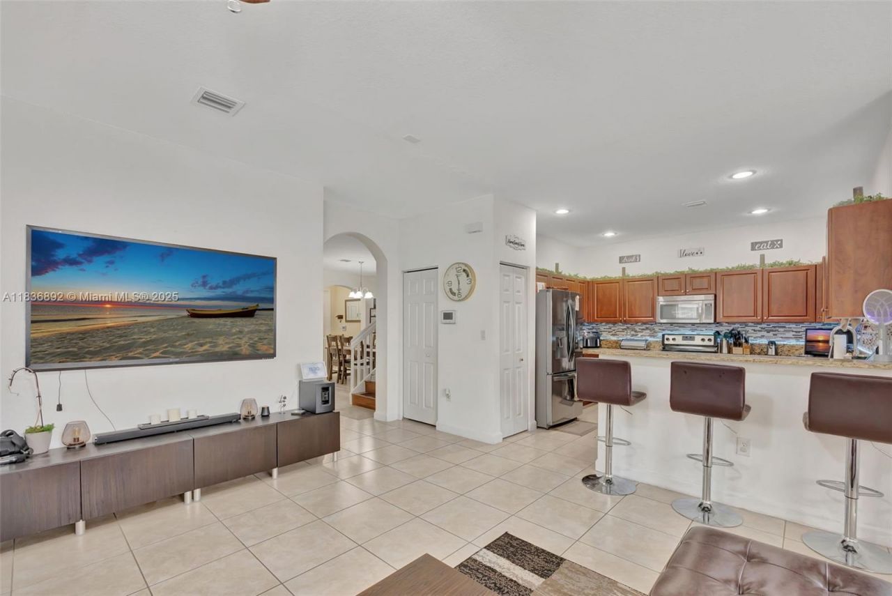 216 NE 36th Ter, Homestead, FL 33033 Photo