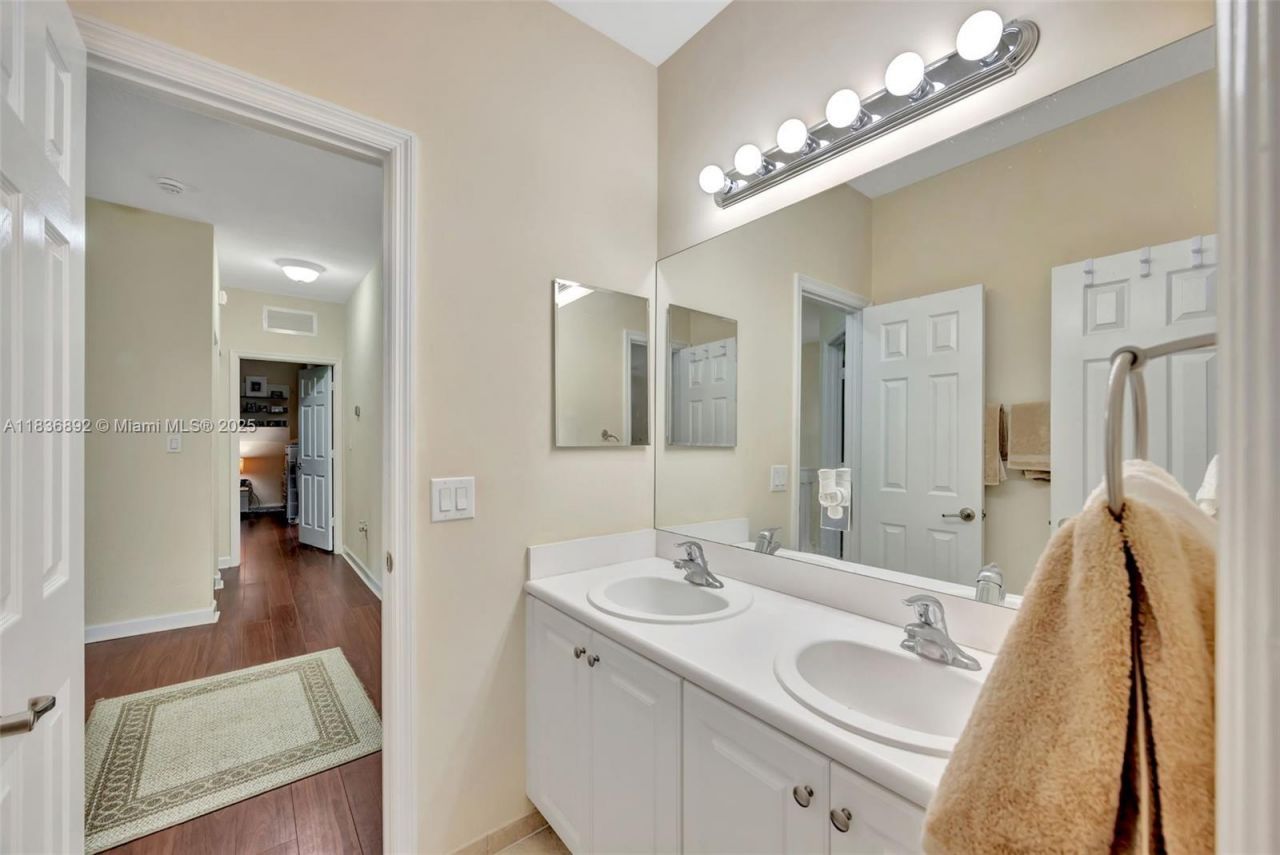 216 NE 36th Ter, Homestead, FL 33033 Photo