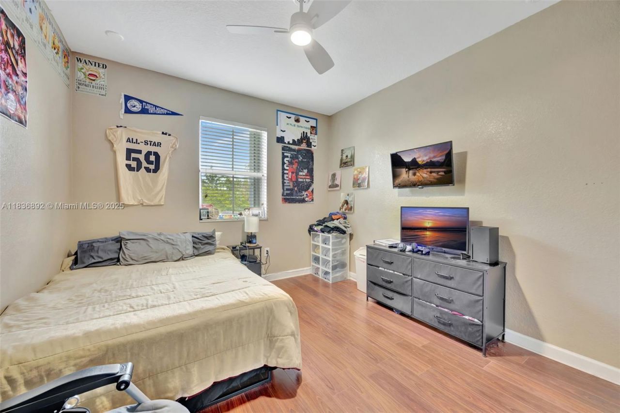 216 NE 36th Ter, Homestead, FL 33033 Photo