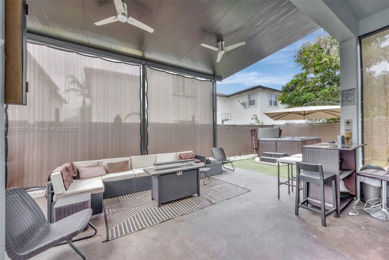 216 NE 36th Ter, Homestead, FL 33033 Photo