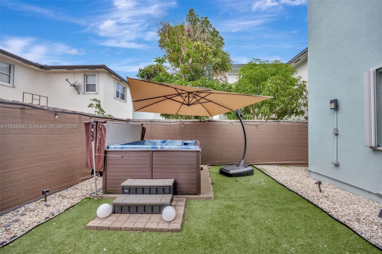 216 NE 36th Ter, Homestead, FL 33033 Photo