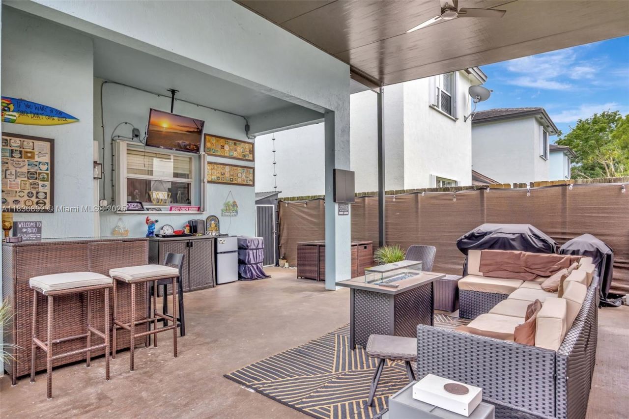 216 NE 36th Ter, Homestead, FL 33033 Photo