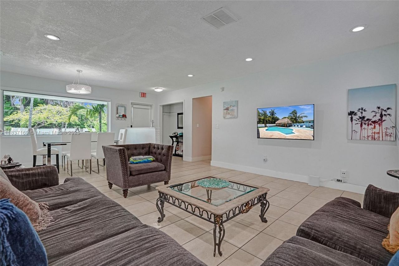 16000 N Miami Ave, Miami, FL 33169 Photo