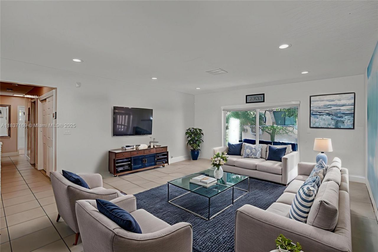 16000 N Miami Ave, Miami, FL 33169 Photo