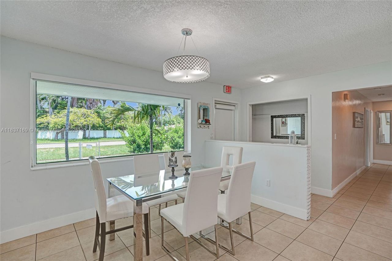 16000 N Miami Ave, Miami, FL 33169 Photo