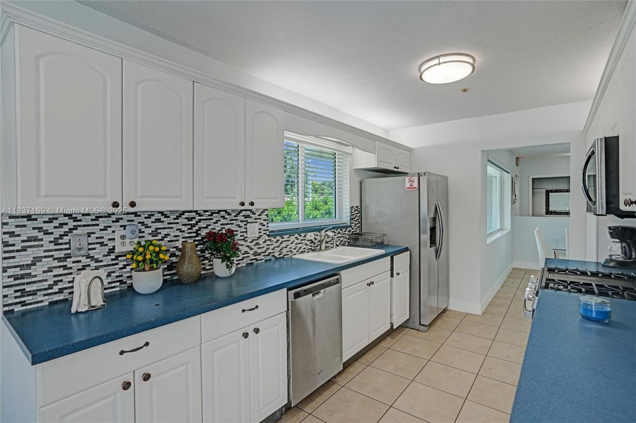 16000 N Miami Ave, Miami, FL 33169 Photo