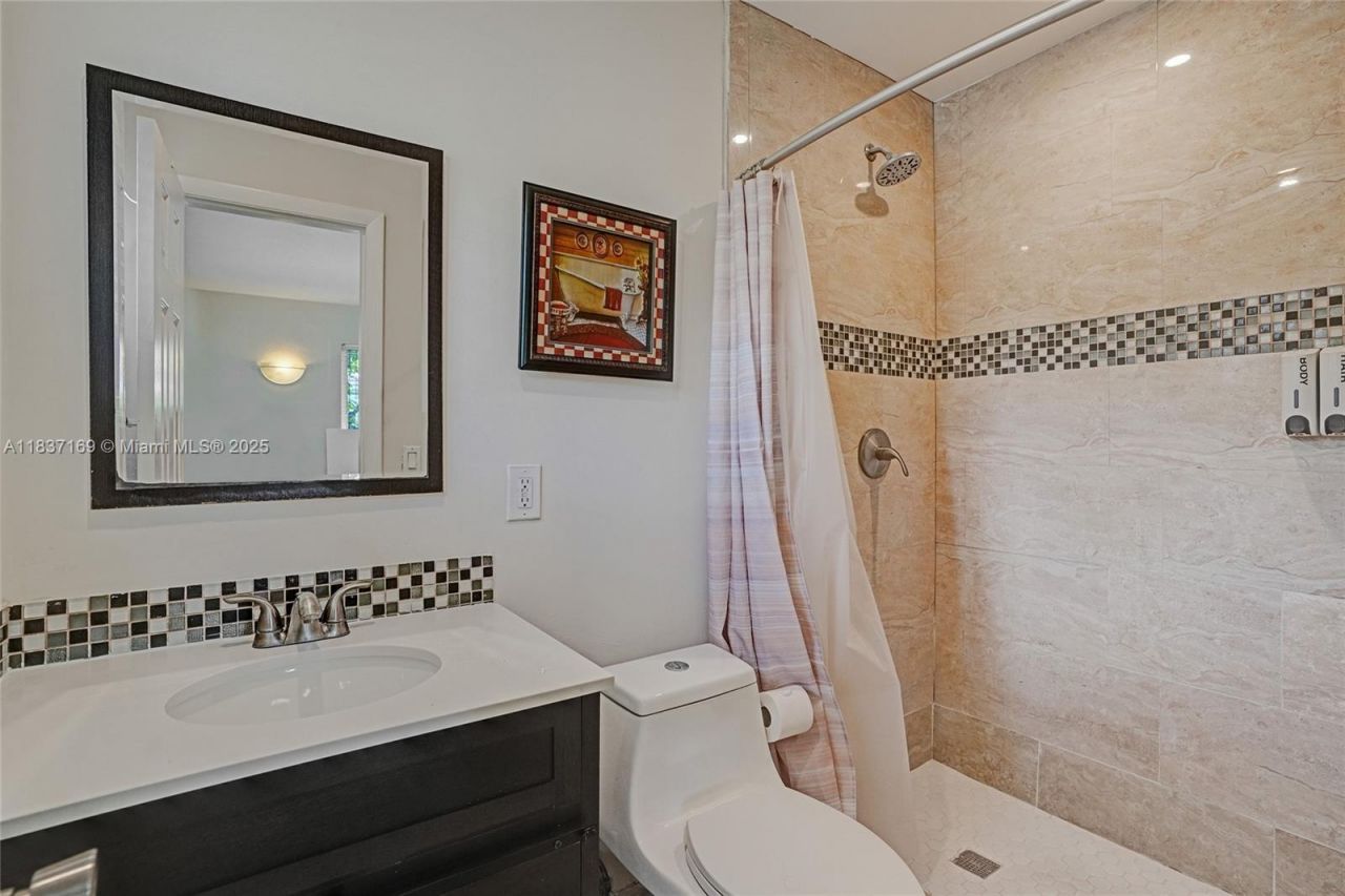 16000 N Miami Ave, Miami, FL 33169 Photo