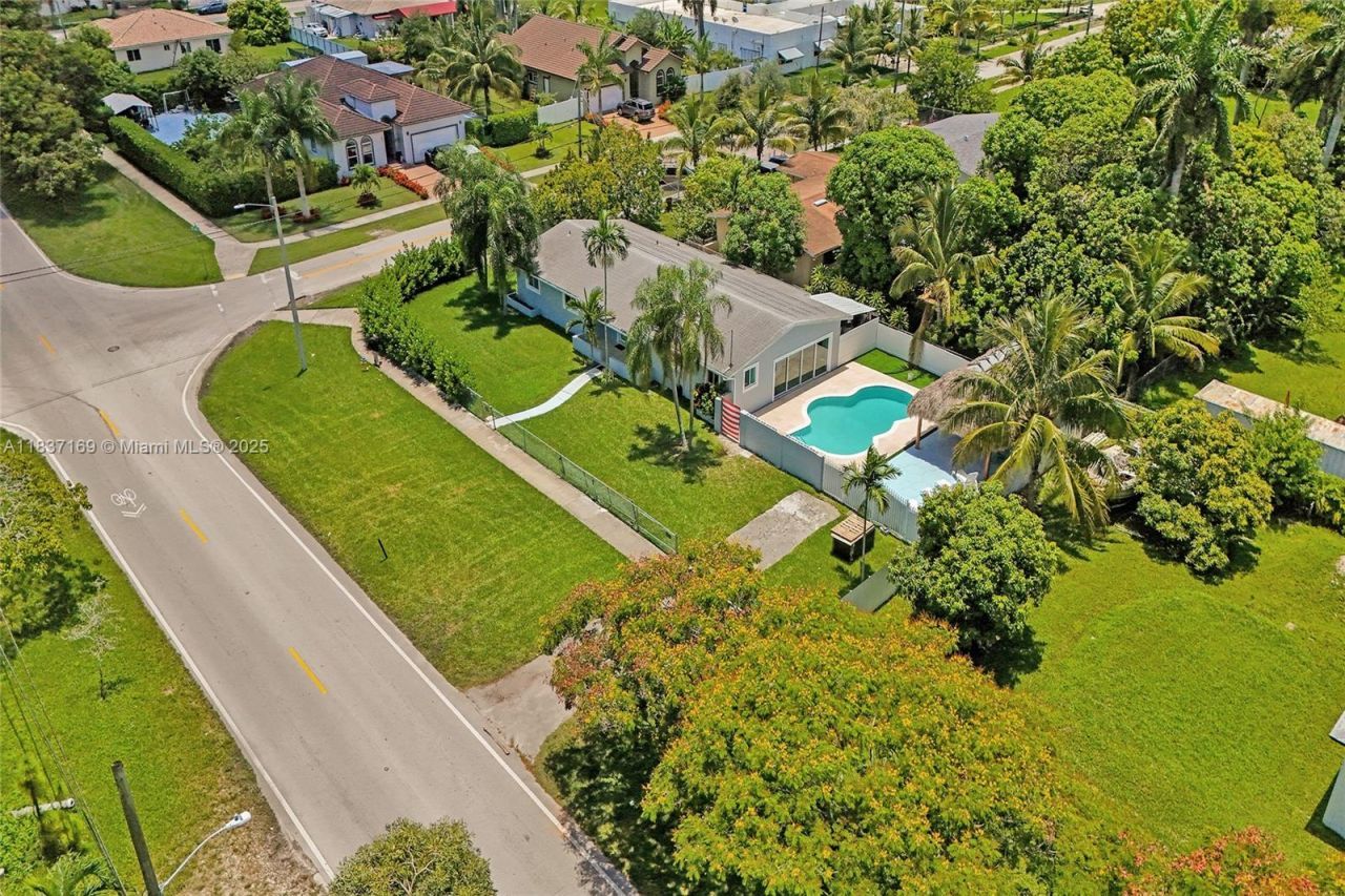 16000 N Miami Ave, Miami, FL 33169 Photo