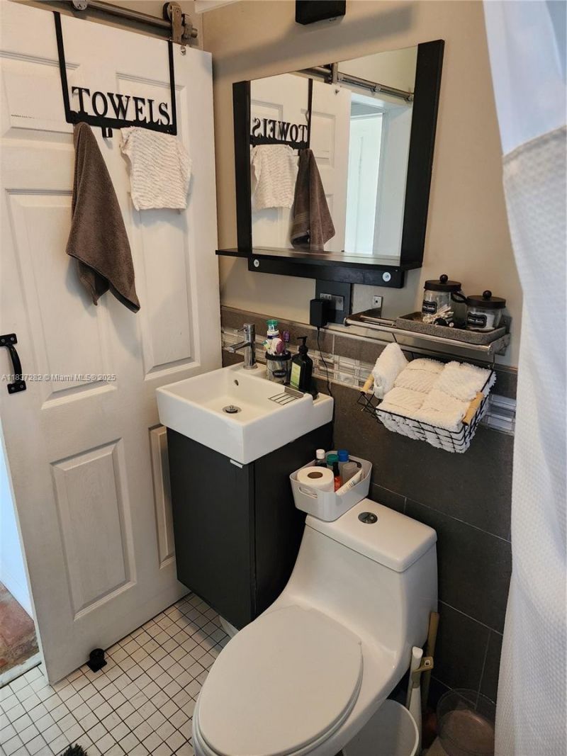 3521 E 8th Ave, Hialeah, FL 33013 Photo