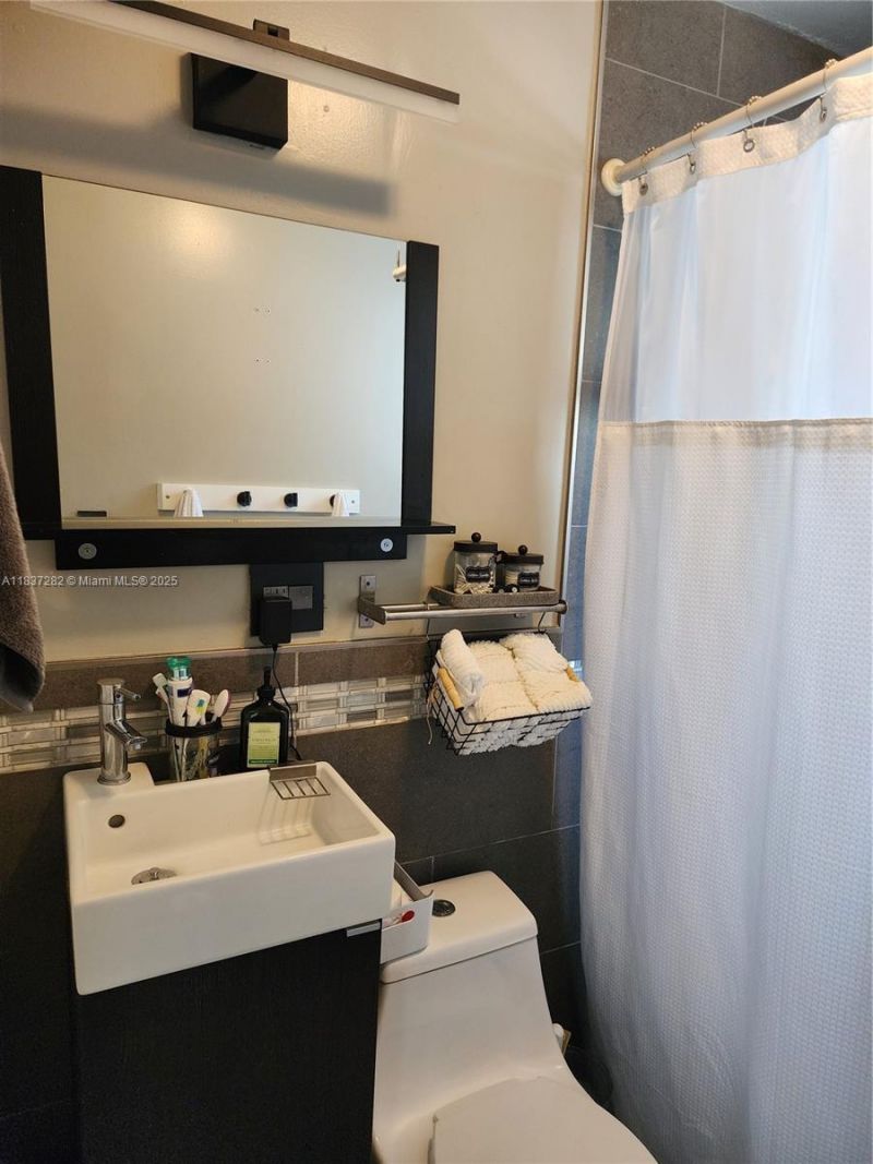 3521 E 8th Ave, Hialeah, FL 33013 Photo