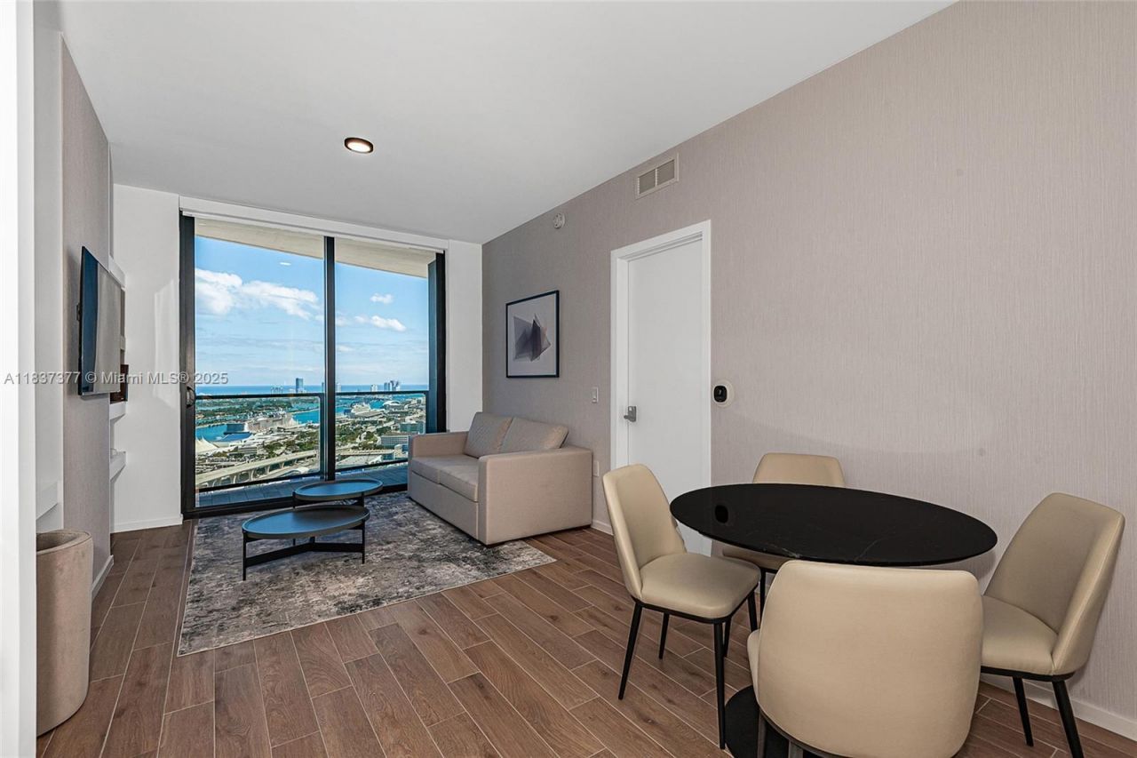 398 NE 5th St, Unit 3711, Miami, FL 33132 Photo