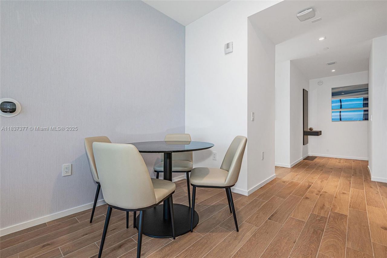 398 NE 5th St, Unit 3711, Miami, FL 33132 Photo