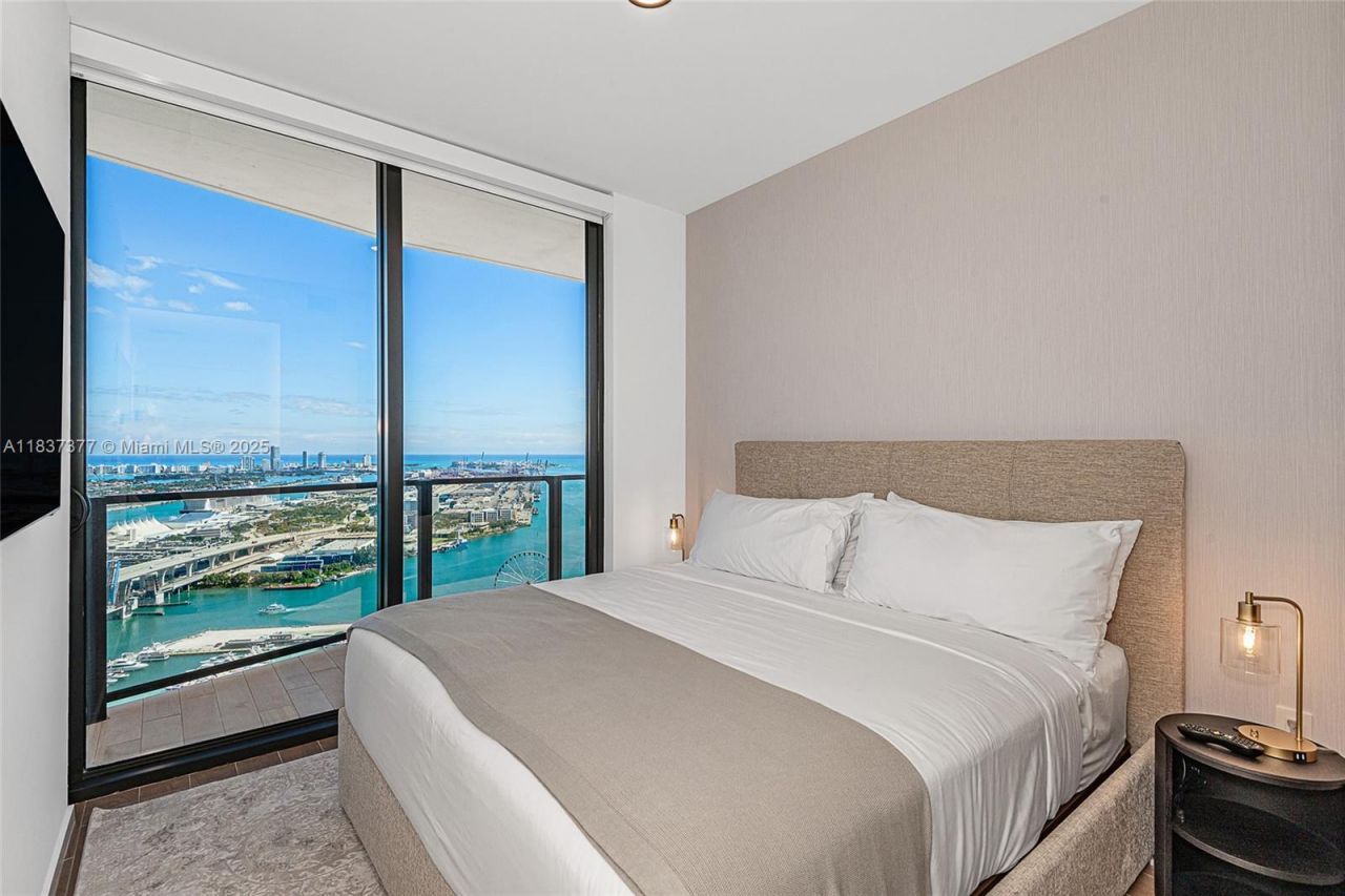 398 NE 5th St, Unit 3711, Miami, FL 33132 Photo