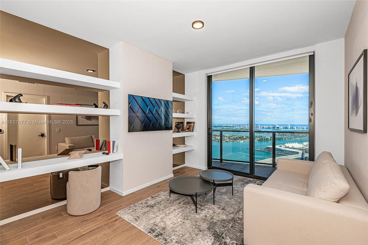 398 NE 5th St, Unit 3711, Miami, FL 33132 Photo