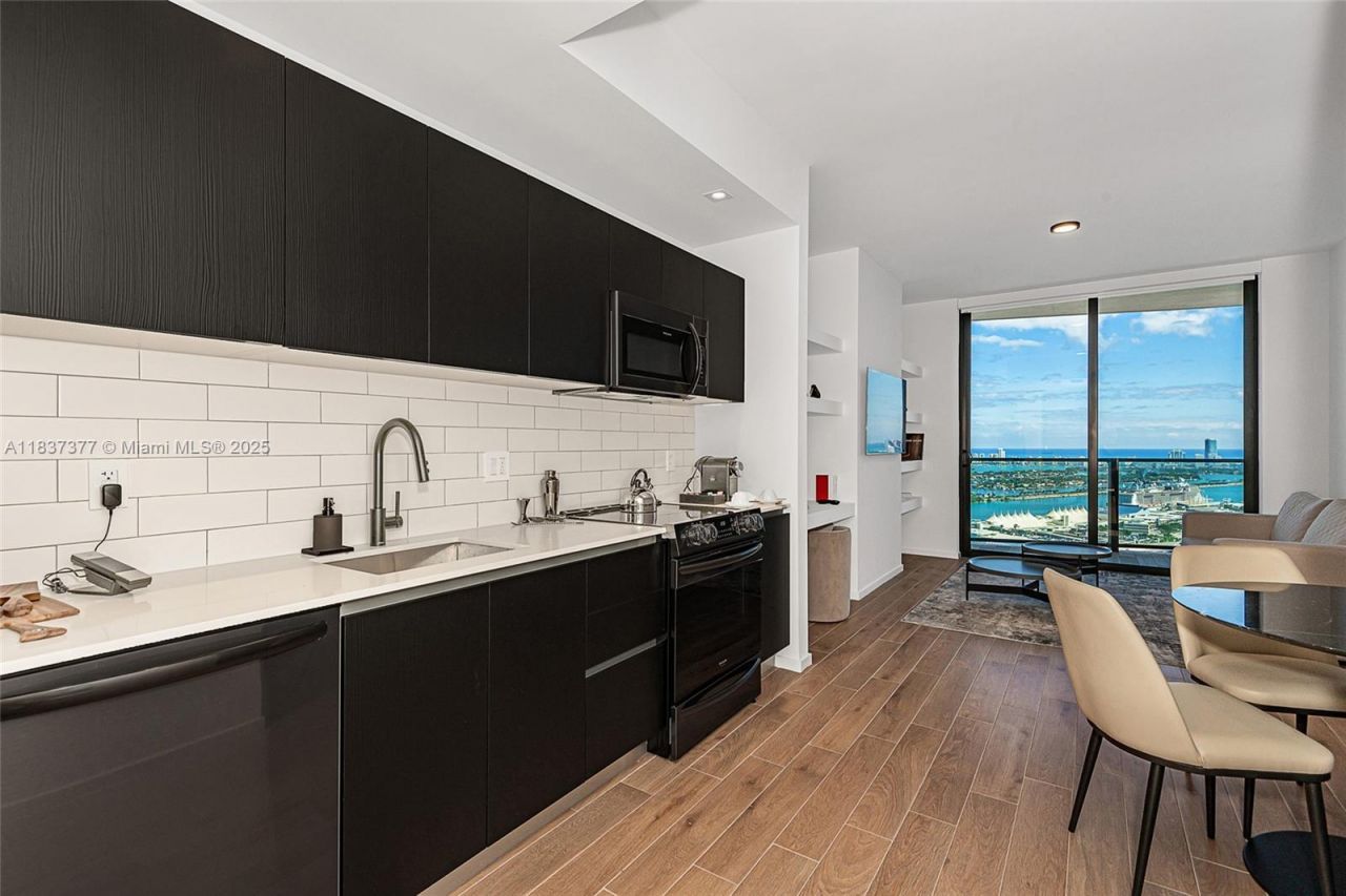 398 NE 5th St, Unit 3711, Miami, FL 33132 Photo