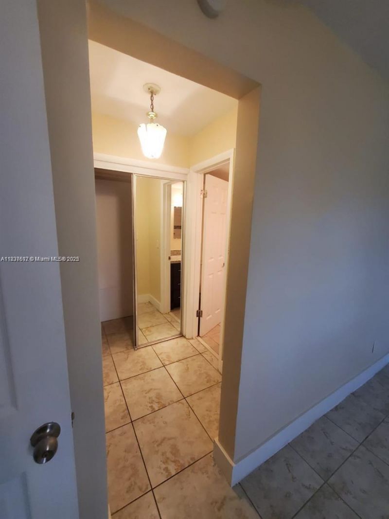 1450 NE 191st St, Unit 106, Miami, FL 33179 Photo