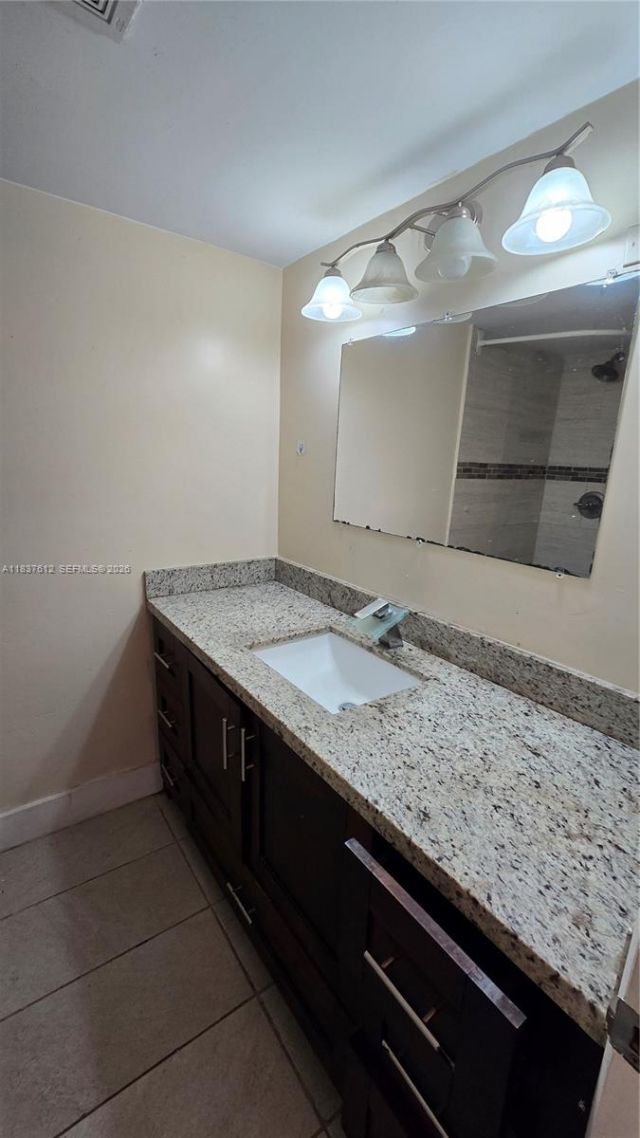 1450 NE 191st St, Unit 106, Miami, FL 33179 Photo