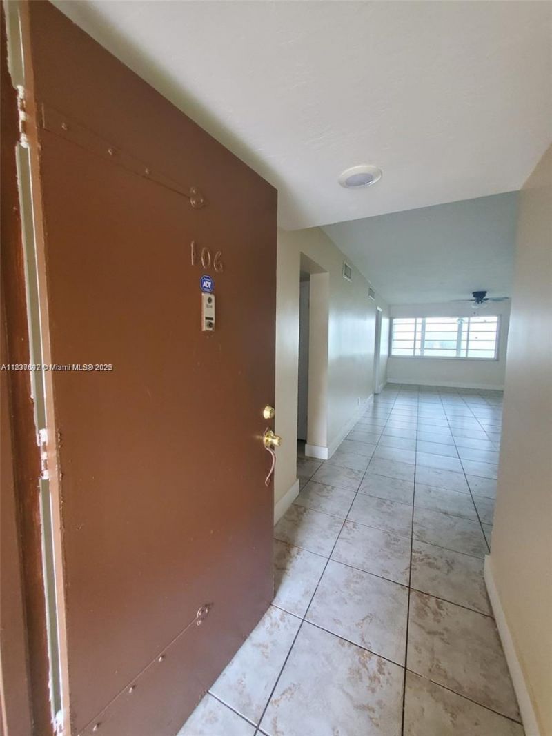 1450 NE 191st St, Unit 106, Miami, FL 33179 Photo