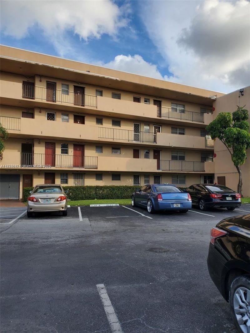 1450 NE 191st St, Unit 106, Miami, FL 33179 Photo