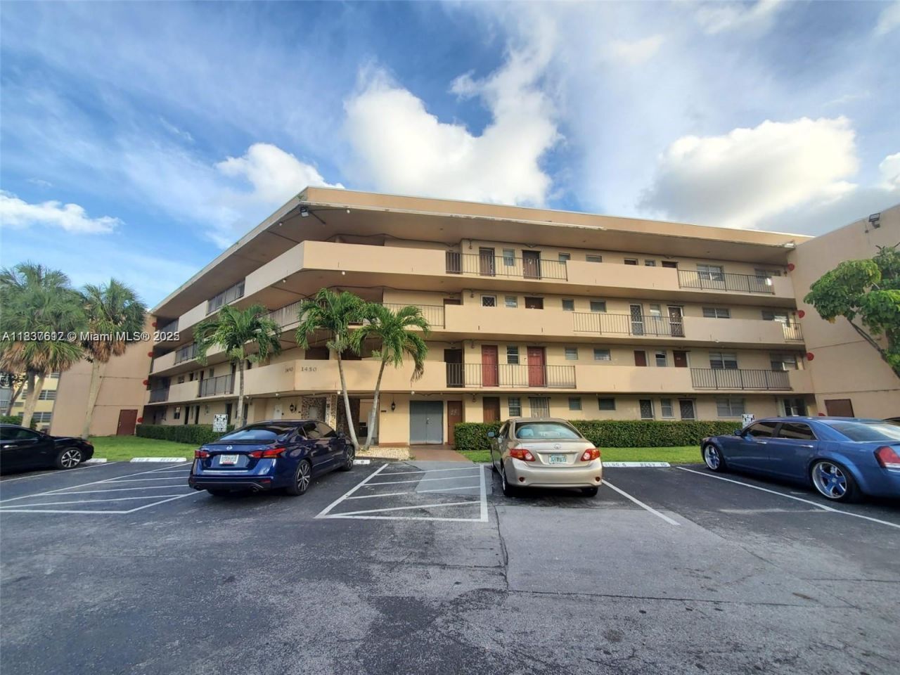 1450 NE 191st St, Unit 106, Miami, FL 33179 Photo