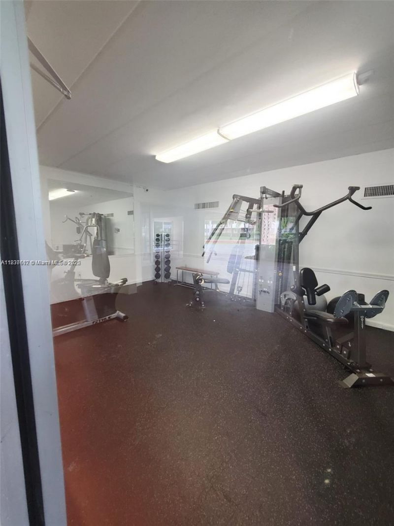 1450 NE 191st St, Unit 106, Miami, FL 33179 Photo