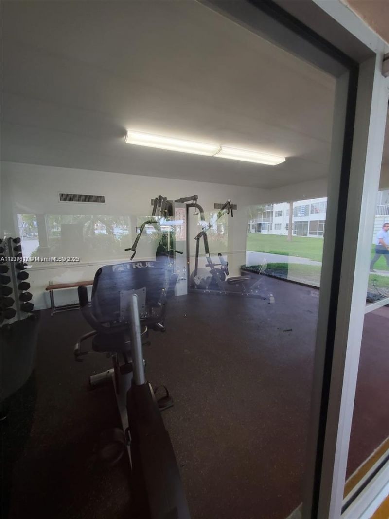 1450 NE 191st St, Unit 106, Miami, FL 33179 Photo