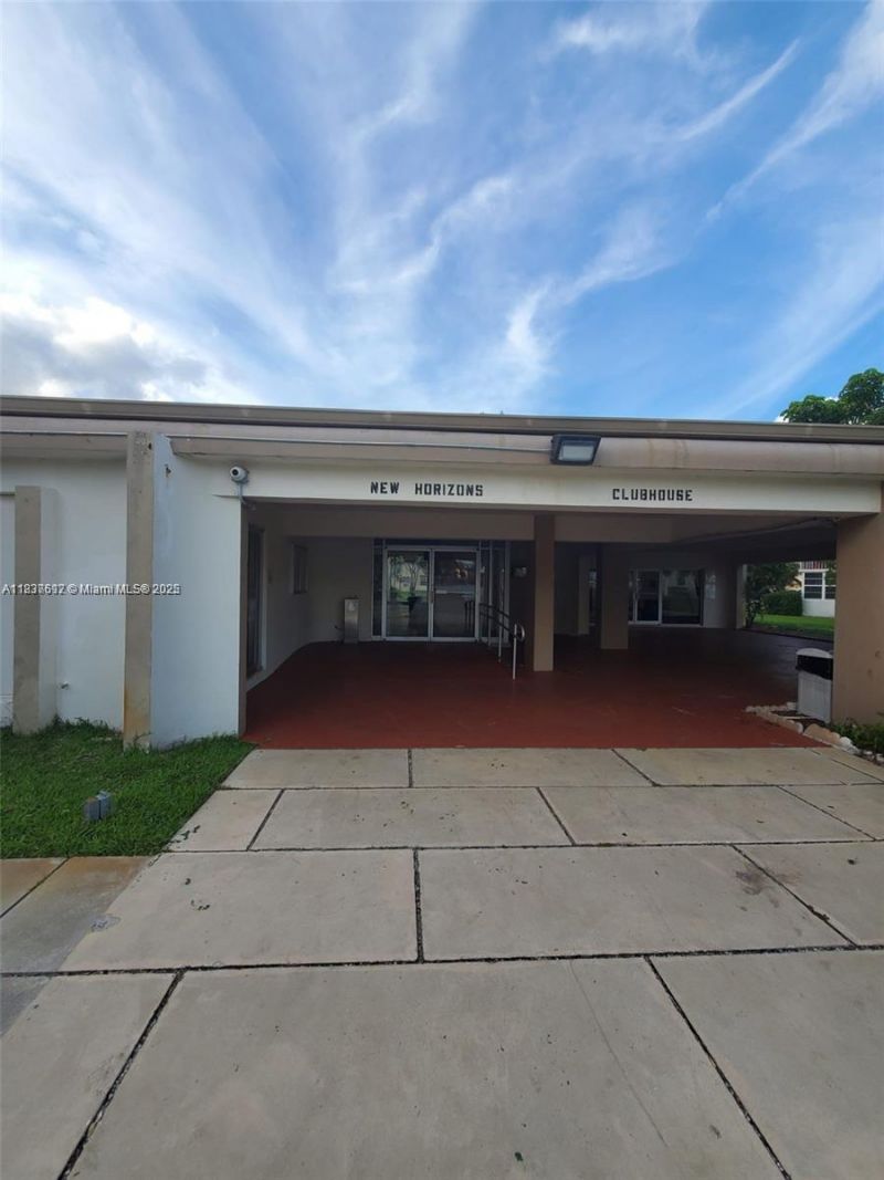 1450 NE 191st St, Unit 106, Miami, FL 33179 Photo