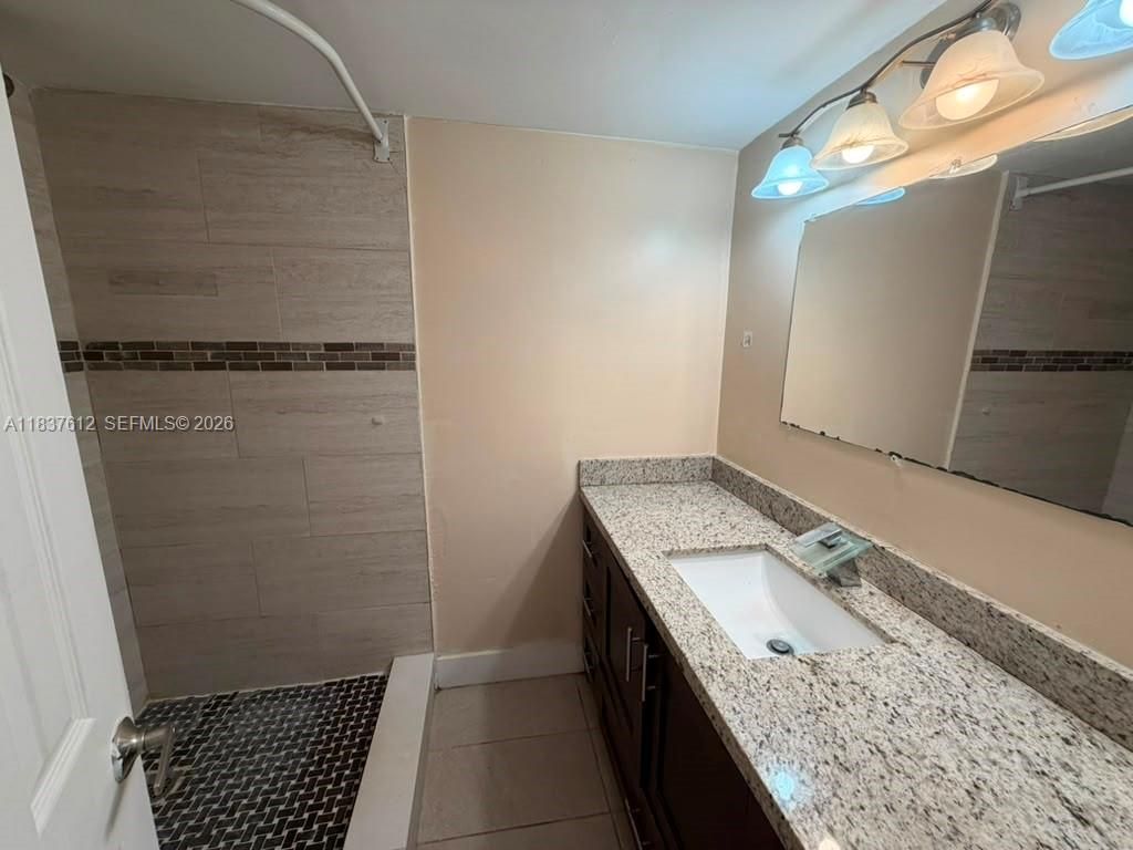 1450 NE 191st St, Unit 106, Miami, FL 33179 Photo
