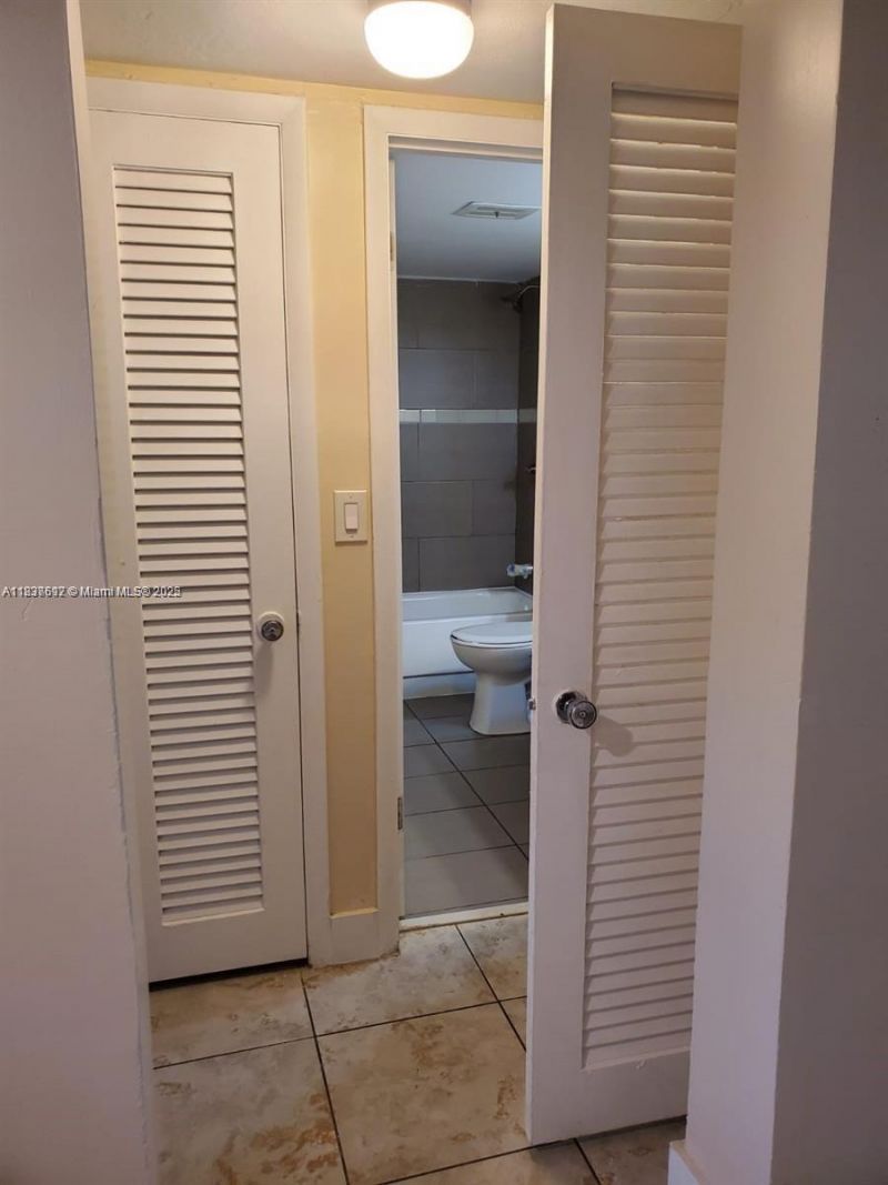 1450 NE 191st St, Unit 106, Miami, FL 33179 Photo