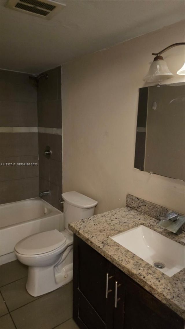 1450 NE 191st St, Unit 106, Miami, FL 33179 Photo