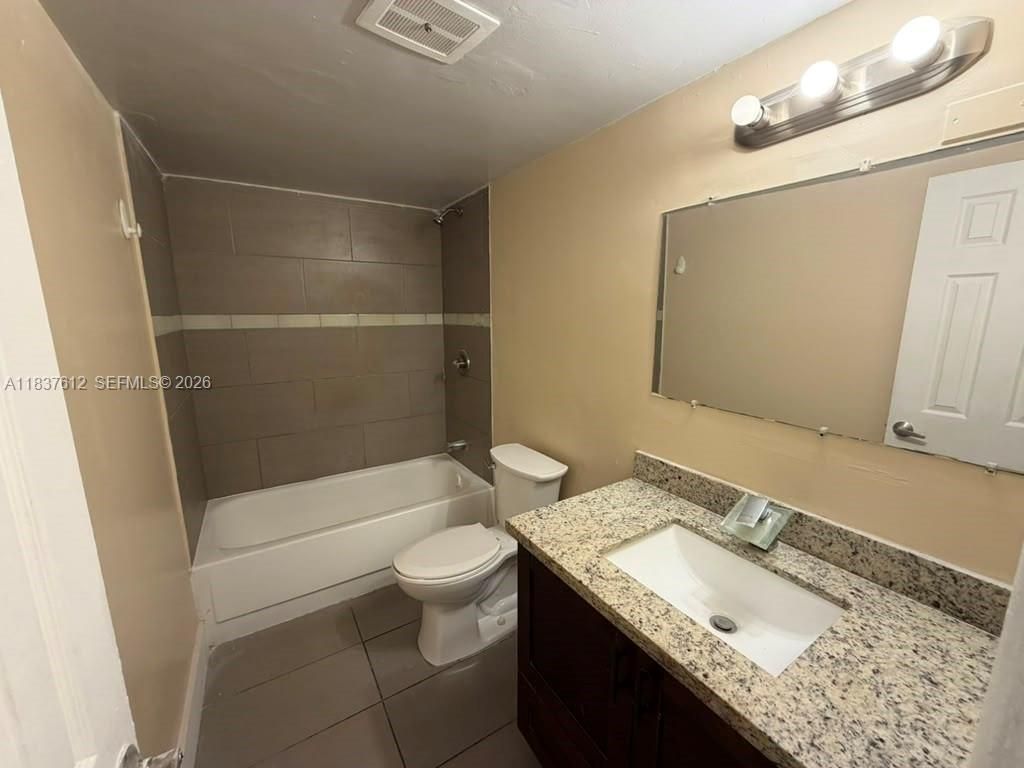 1450 NE 191st St, Unit 106, Miami, FL 33179 Photo