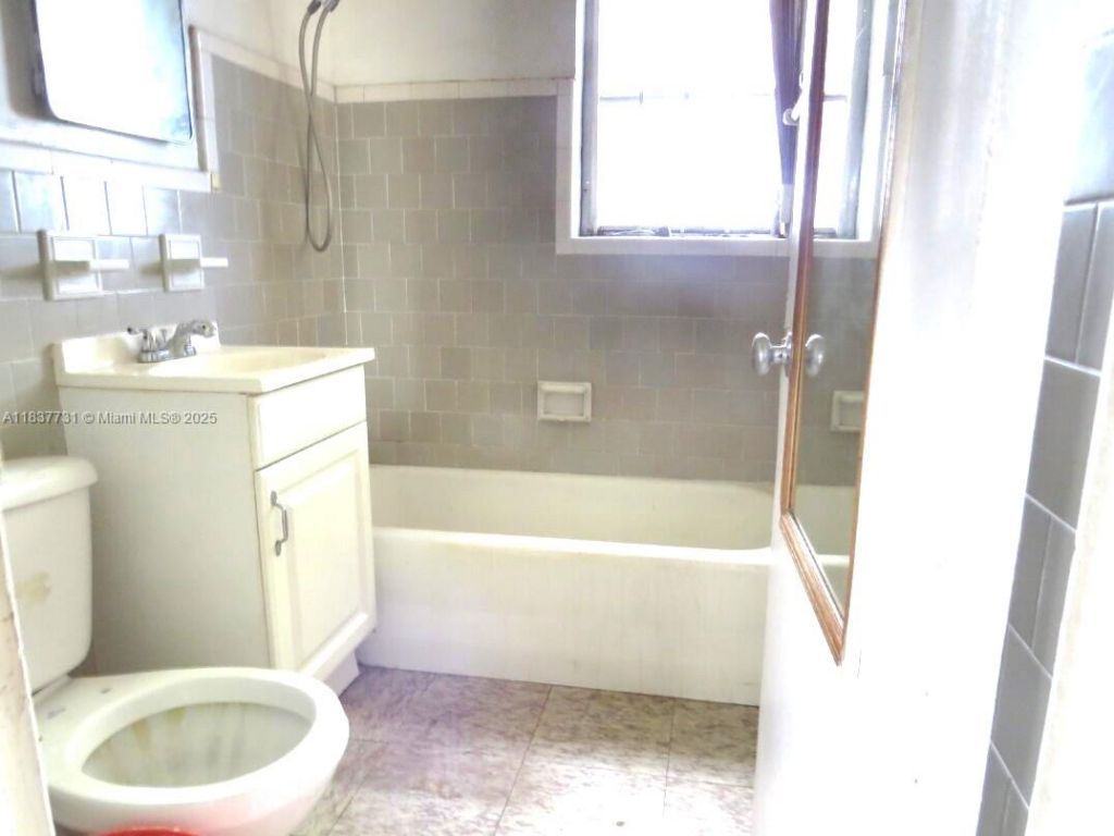 525 NW 16th St, Pompano Beach, FL 33060 Photo