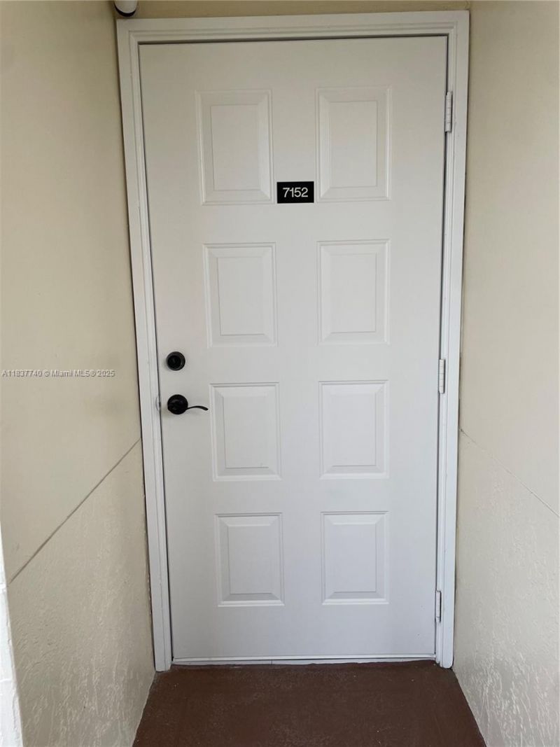 7152 S Devon Dr, Unit 304, Tamarac, FL 33321 Photo