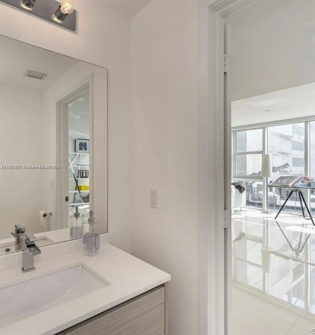 600 NE 27th St, Unit 105, Miami, FL 33137 Photo