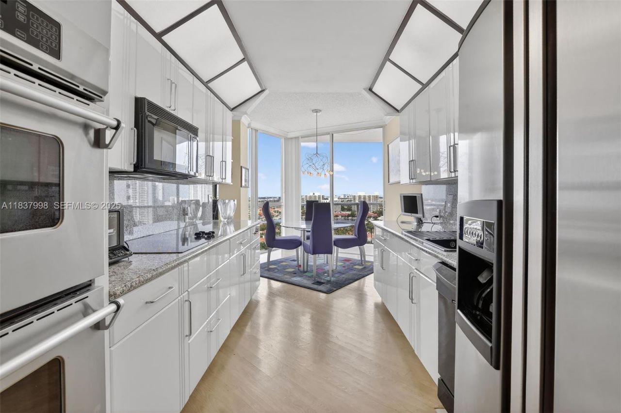 20281 E Country Club Dr, Unit 1801, Aventura, FL 33180 Photo