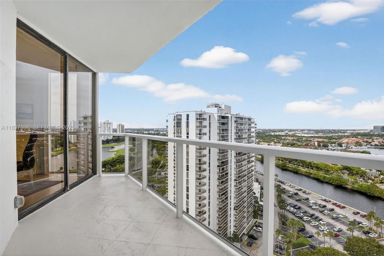 20281 E Country Club Dr, Unit 1801, Aventura, FL 33180 Photo