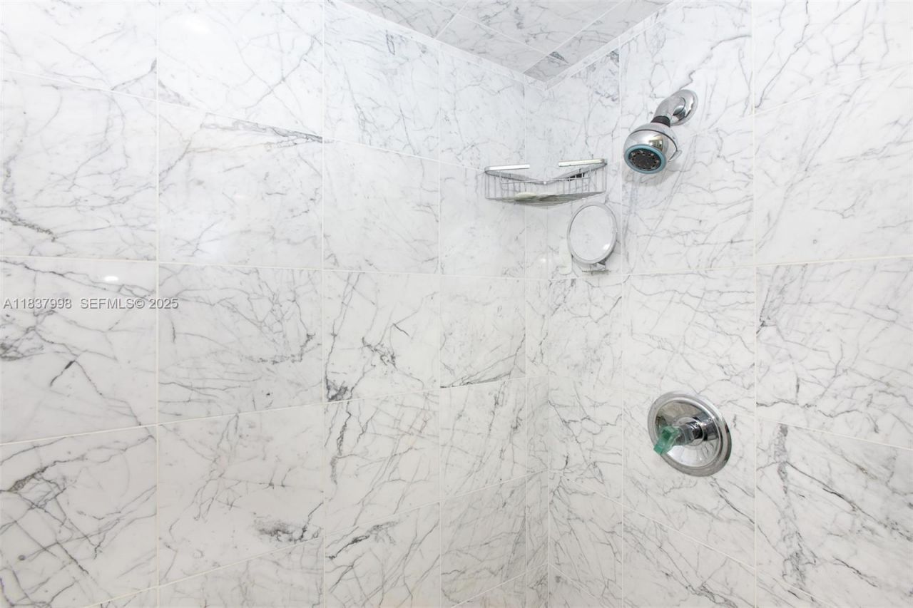 20281 E Country Club Dr, Unit 1801, Aventura, FL 33180 Photo