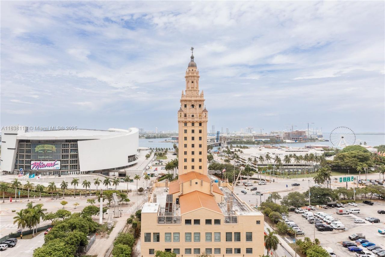 601 NE 1st Ave, Unit 3612, Miami, FL 33132 Photo