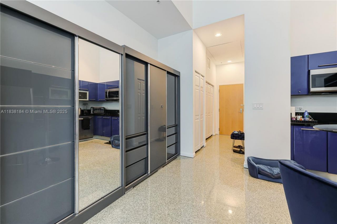 253 NE 2nd St, Unit 213, Miami, FL 33132 Photo