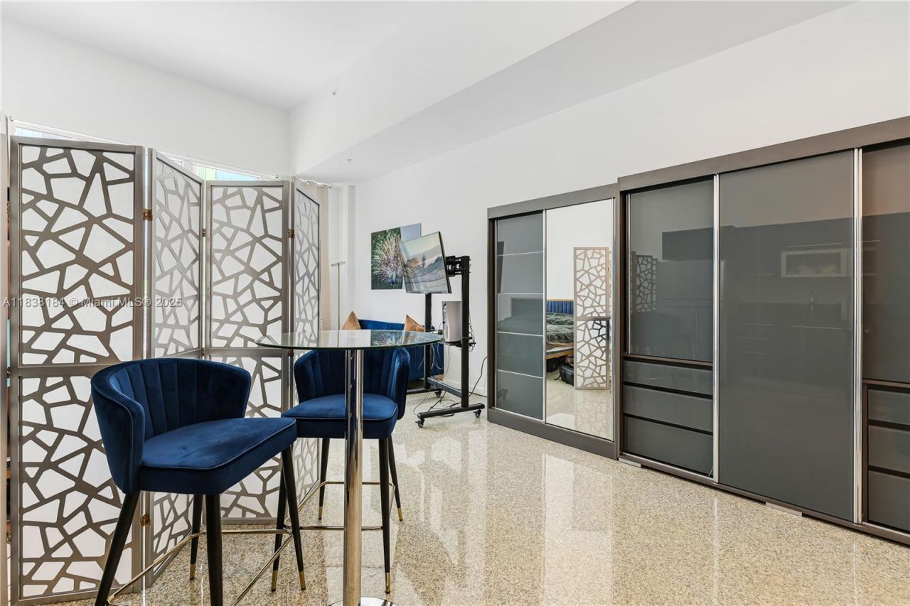 253 NE 2nd St, Unit 213, Miami, FL 33132 Photo