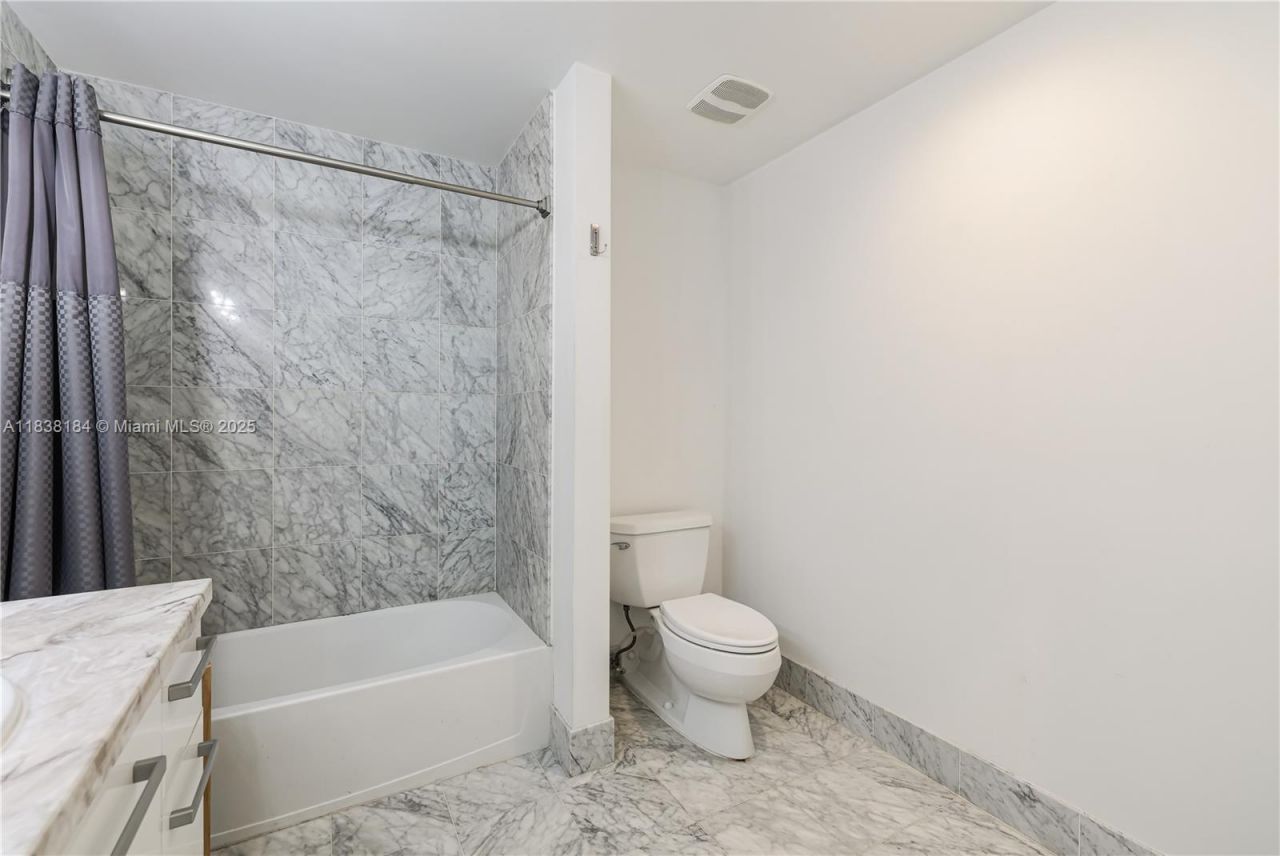 253 NE 2nd St, Unit 213, Miami, FL 33132 Photo