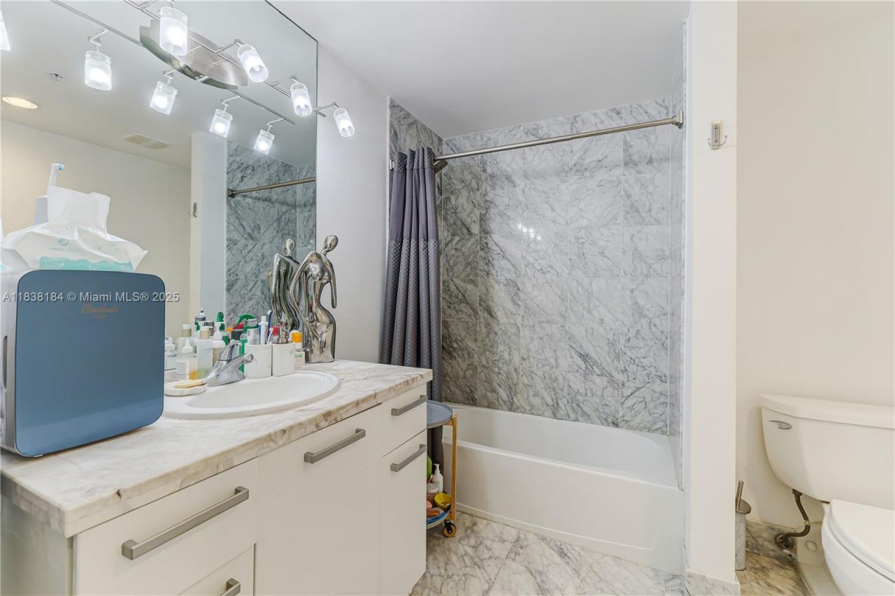 253 NE 2nd St, Unit 213, Miami, FL 33132 Photo